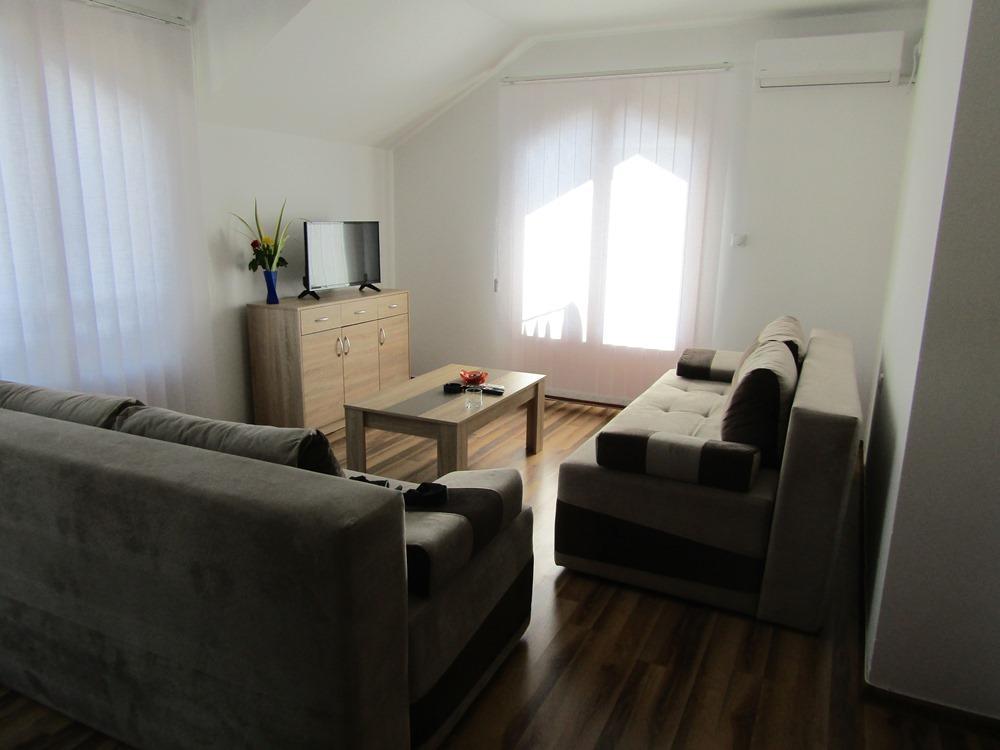 Apartment And Rooms Konak Višegrad Esterno foto
