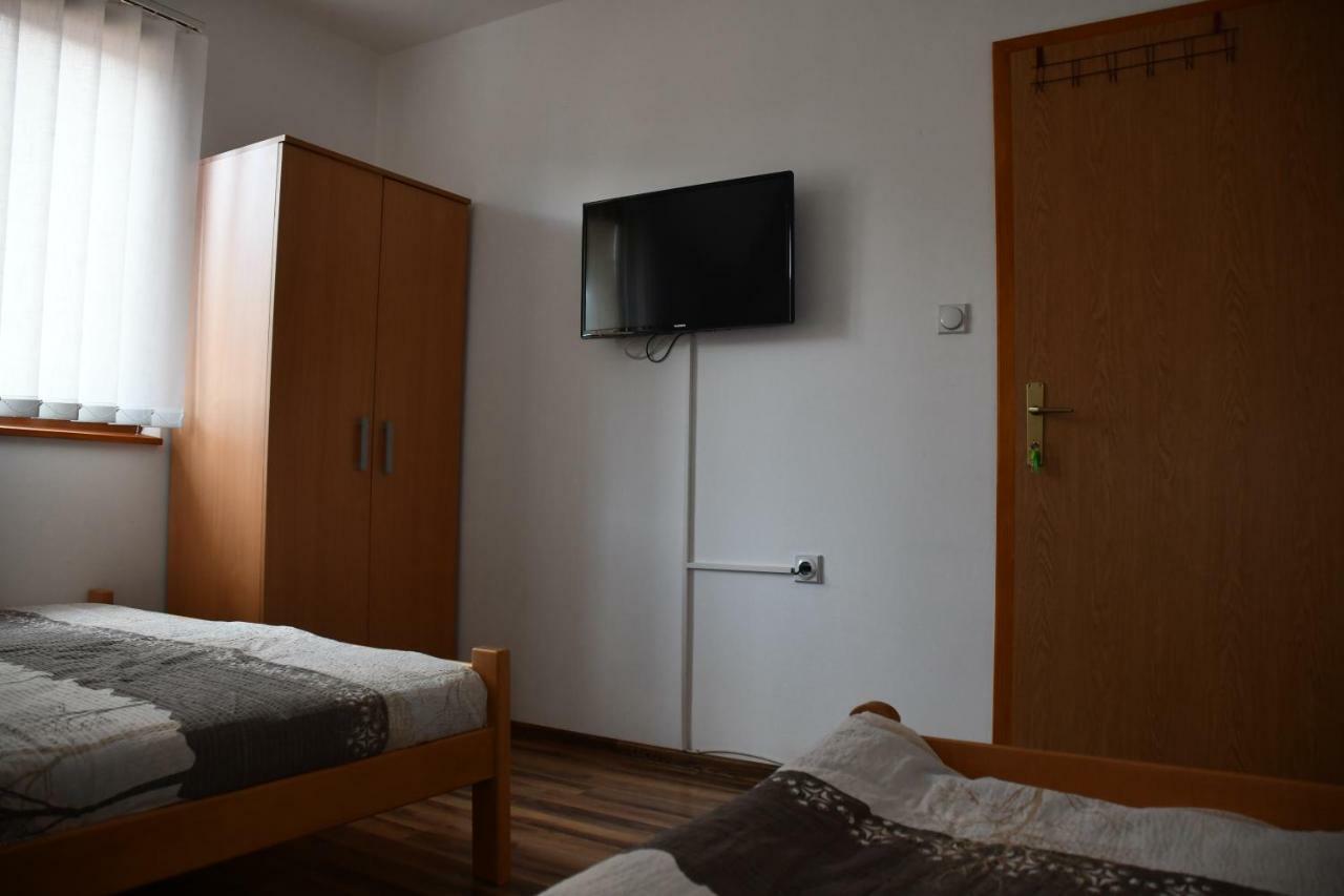 Apartment And Rooms Konak Višegrad Esterno foto
