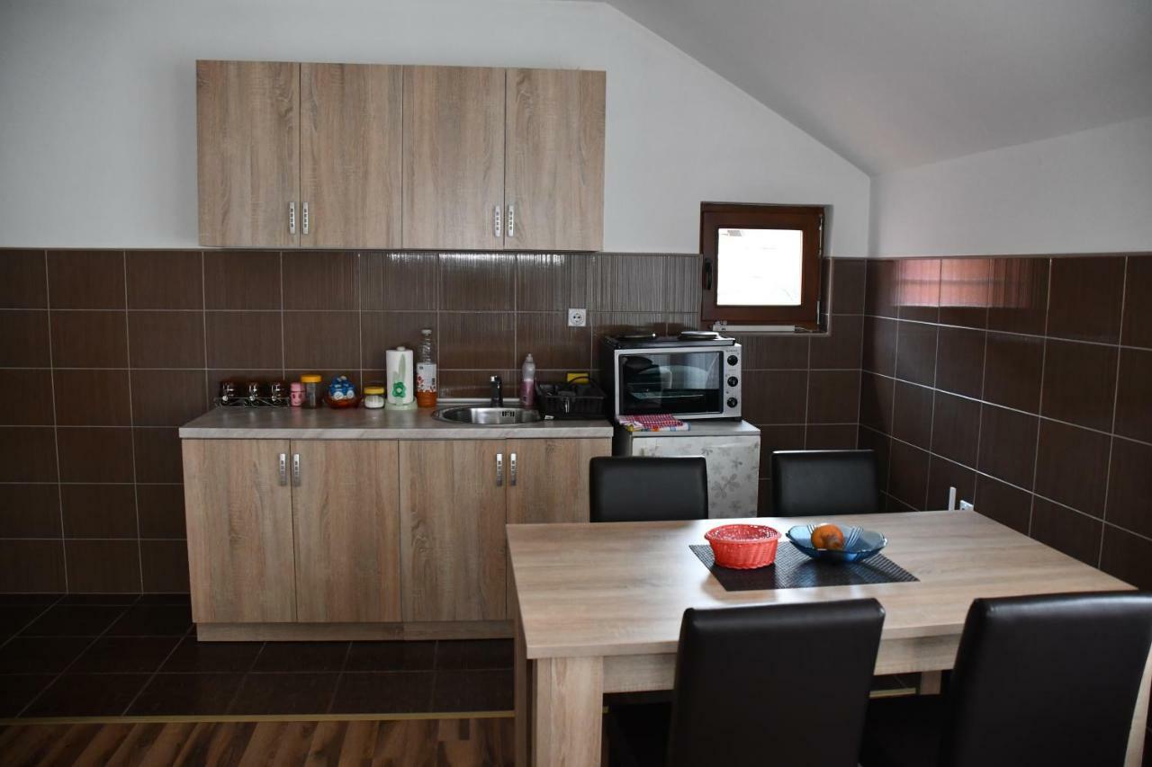 Apartment And Rooms Konak Višegrad Esterno foto